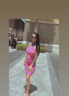 Queen - Male escort in Dubai Photo 3 of 10