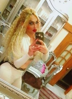 Queen roze - Transsexual escort in Damascus Photo 14 of 15