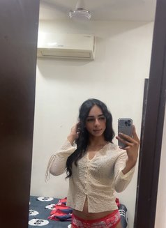 Queen Sanmeet - Acompañantes transexual in Ludhiana Photo 1 of 4