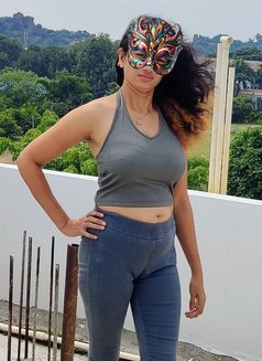 Queen Shalini Your Next Door Hotwife - puta in Hyderabad Photo 2 of 4