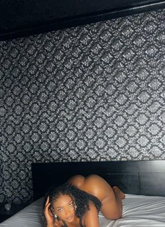 Queen Sherry - masseuse in Kampala Photo 4 of 4