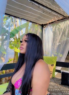 Queen - escort in Dakar Photo 2 of 3