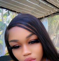 Queen - escort in Dakar