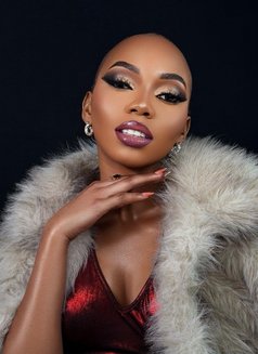 Queen Cathy - adult performer in Dubai Photo 4 of 11