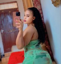 Queen - escort in Bawshar Photo 1 of 3