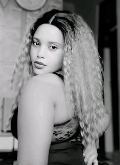 Queen - escort in Bawshar Photo 2 of 3