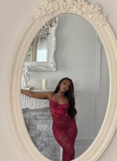 Queen - puta in Riyadh Photo 6 of 6