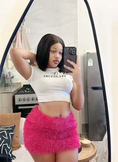 Queen - escort in Nairobi Photo 4 of 7