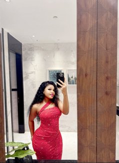 Queen - escort in Nairobi Photo 7 of 7