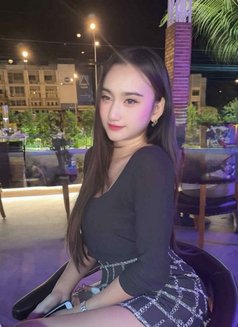 Queen - Transsexual escort in Muscat Photo 1 of 5