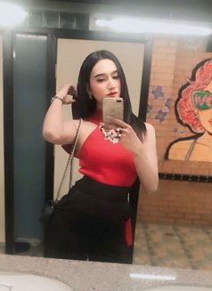 Queen - Transsexual escort in Muscat Photo 2 of 5