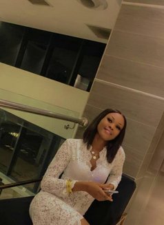 Queen Treasure - puta in Dubai Photo 1 of 5