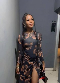 Queen Treasure - puta in Dubai Photo 2 of 5