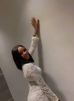 Queen Treasure - puta in Dubai Photo 3 of 5