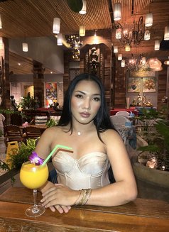 Queen Ts Jasmine - Transsexual escort in Bangkok Photo 2 of 4