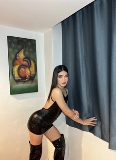 QUEEN VANESS - Transsexual escort in Bangkok Photo 5 of 10