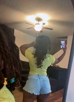 Queen Vee - escort in Nairobi Photo 4 of 4