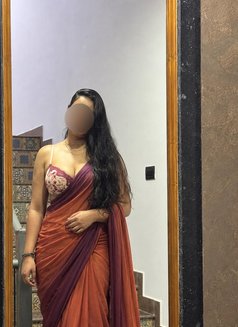Queen Velvet Priya Your Fantasy Queen - puta in Bangalore Photo 3 of 4