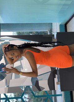 Queena - escort in Dubai Photo 4 of 5