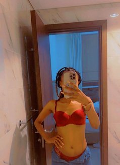 Queena - escort in Dubai Photo 6 of 7