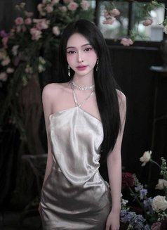 Queency114 - escort in Manila Photo 2 of 4