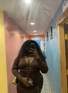 Queenie - escort in Accra Photo 4 of 7