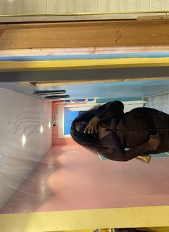 Queenie - escort in Accra Photo 5 of 7