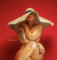 Queenie - puta in Accra