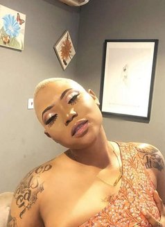 Queenie - escort in Accra Photo 3 of 8