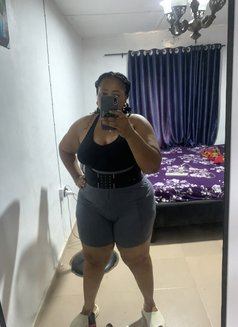 Queenie - puta in Lagos, Nigeria Photo 2 of 2