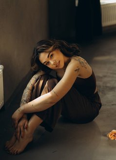 Queenie - escort in Dubai Photo 1 of 15