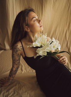 Queenie - escort in Dubai Photo 6 of 15