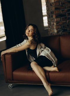 Queenie - escort in Dubai Photo 15 of 15