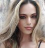 Queenlove - Transsexual escort in Kochi Photo 1 of 2