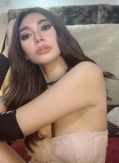 Queenolivia - Acompañantes transexual in Manila Photo 2 of 3