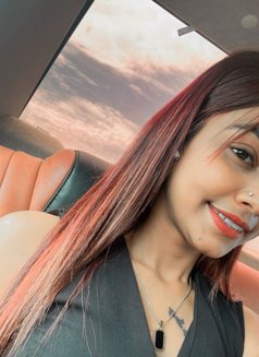 Queens - escort in Surat Photo 4 of 14