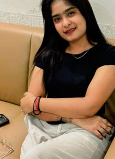 Queens - escort in Surat Photo 5 of 14