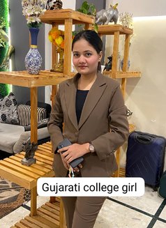 Queens - escort in Surat Photo 11 of 14