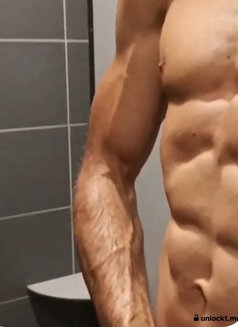 Queli - Male escort in Tel Aviv Photo 2 of 4
