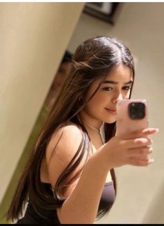 Quen Nana - escort in Jeddah Photo 2 of 3