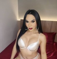 Few more days w/ Miss Godiva - Transsexual escort in Kolkata