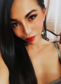 Quench your thirst with Elite Courtesan - Acompañantes transexual in Mumbai Photo 4 of 30