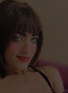 Quenmona - Transsexual escort in Cairo Photo 5 of 15