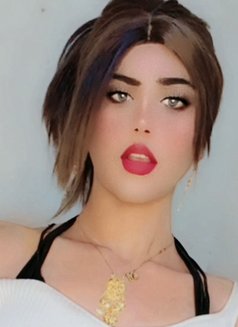 Quenmona - Transsexual escort in Cairo Photo 8 of 15