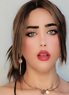 Quenmona - Transsexual escort in Cairo Photo 9 of 15