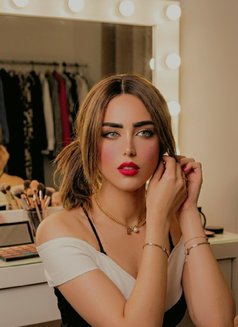 Quenmona - Transsexual escort in Cairo Photo 14 of 15