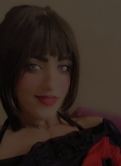 Quenmona - Transsexual escort in Cairo Photo 7 of 11