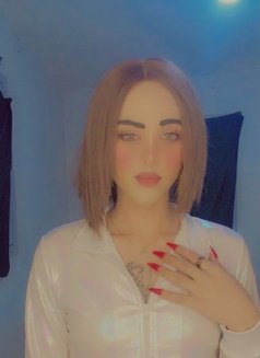 Quenmona - Transsexual escort in Cairo Photo 10 of 11