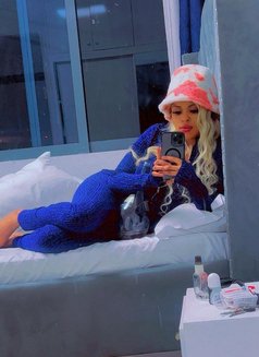 Quincy - puta in Nairobi Photo 3 of 6