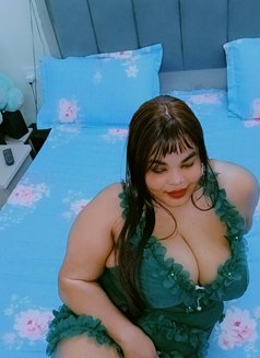 Quincy - puta in Riyadh Photo 3 of 10